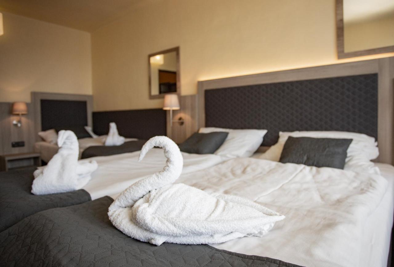 Hotel Panorama Orlik à Klucenice Extérieur photo