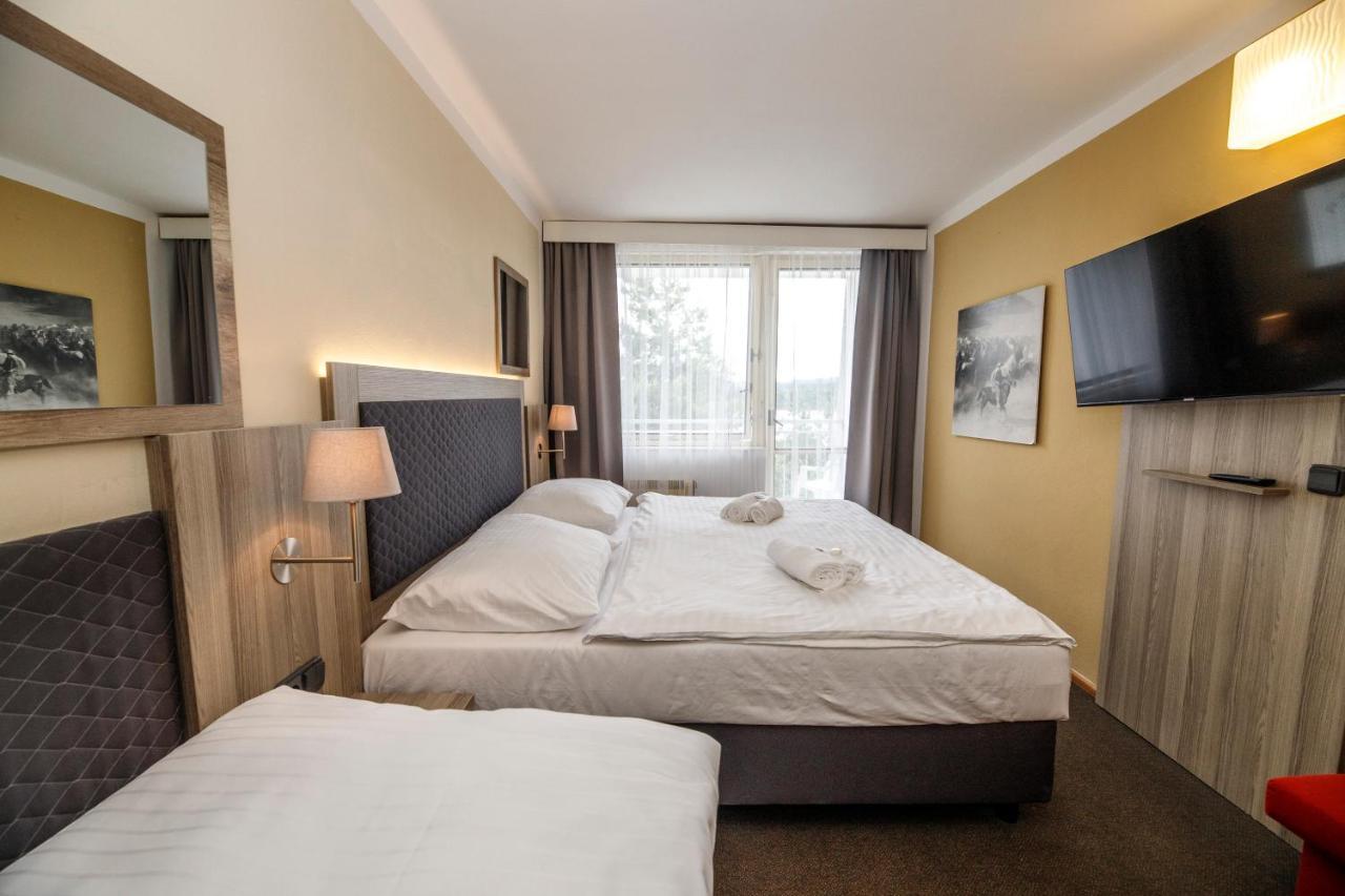 Hotel Panorama Orlik à Klucenice Extérieur photo