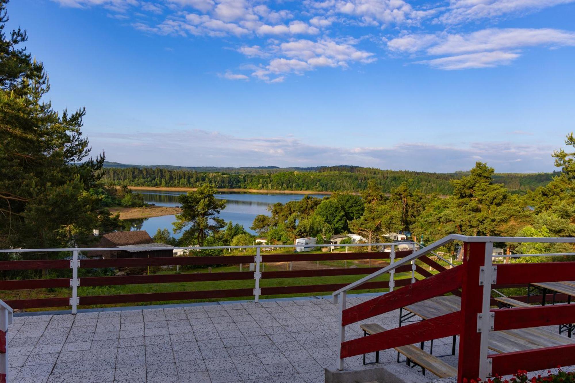 Hotel Panorama Orlik à Klucenice Extérieur photo